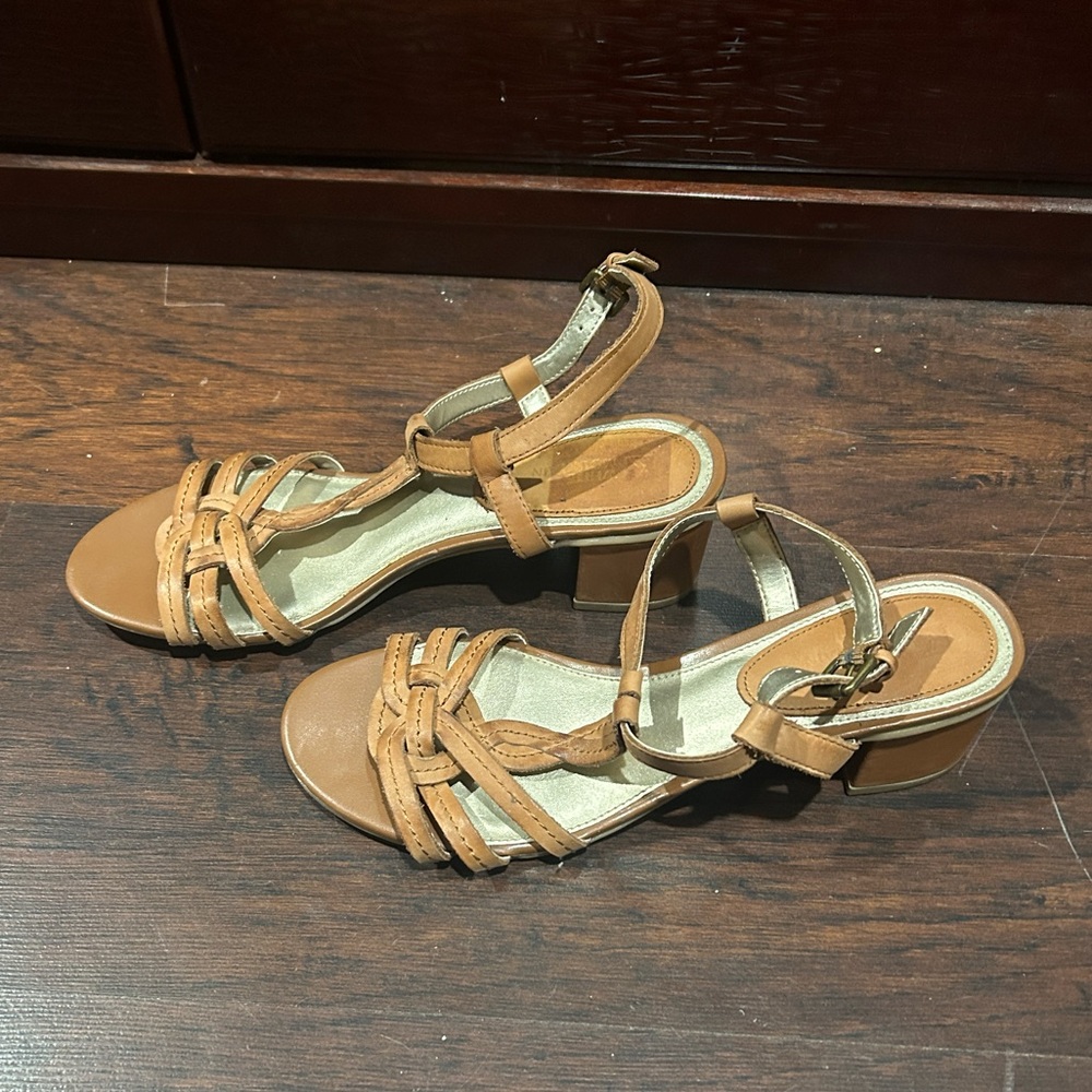 White Mountain tan kitten block heel sandal - Picture 5 of 6